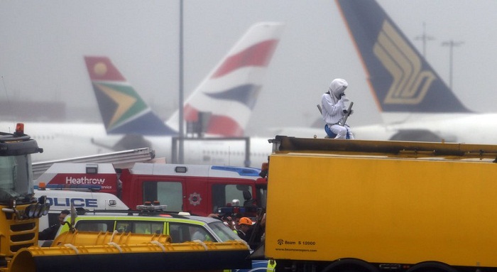Protesters disrupt access to Heathrow airport